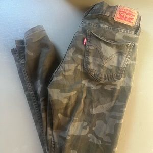 Camo Levi jeans